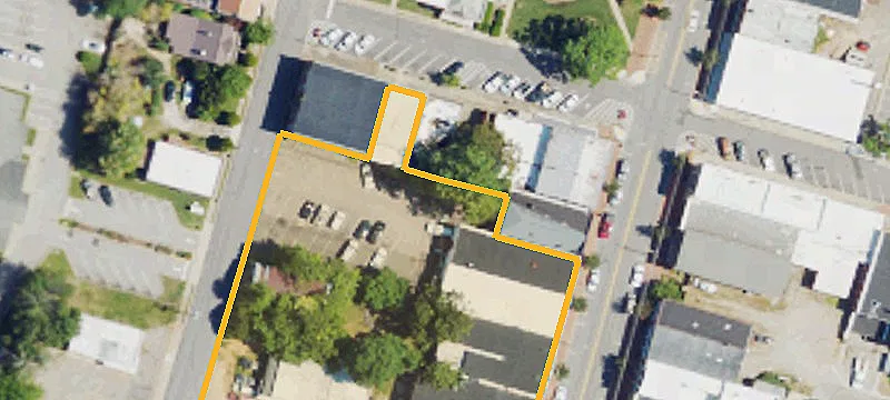 129 Main St