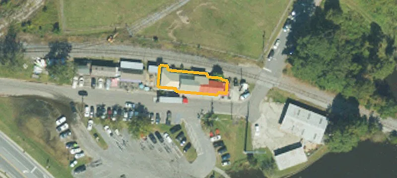 1052 Main St