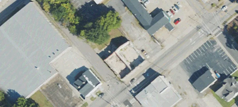 Chestnut St