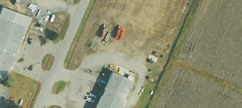 103 Commercial Rd