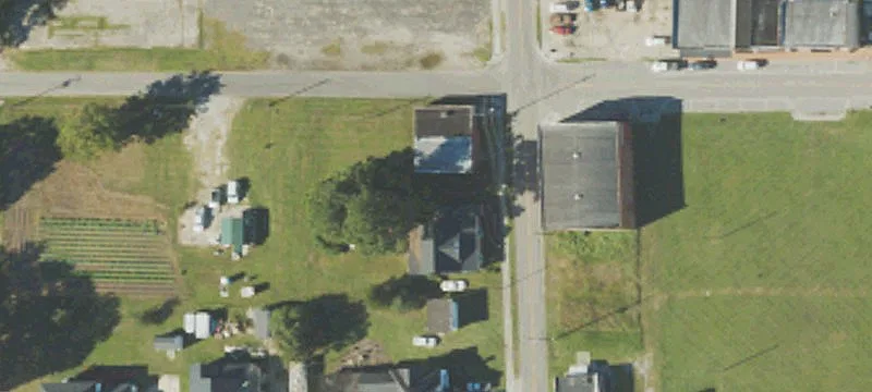 102 Lewis St Near