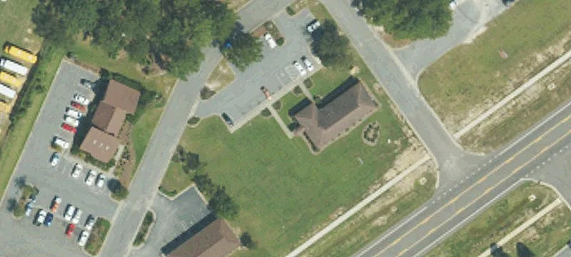 102 Parkwood Dr