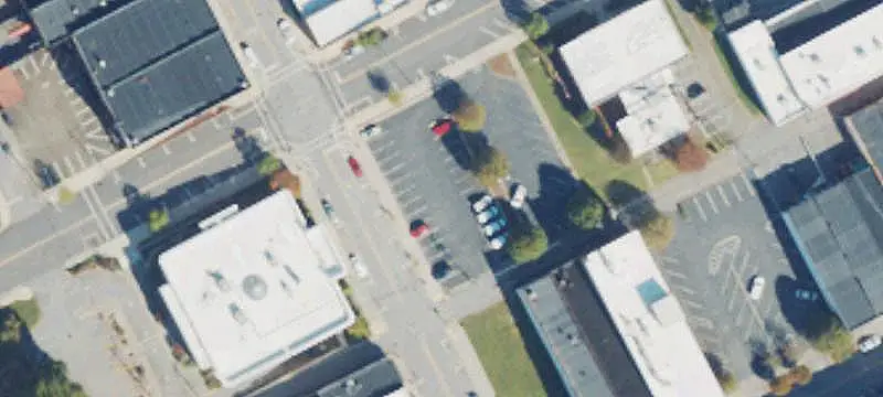 10th St