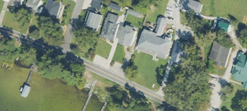 404 Lakeshore Dr