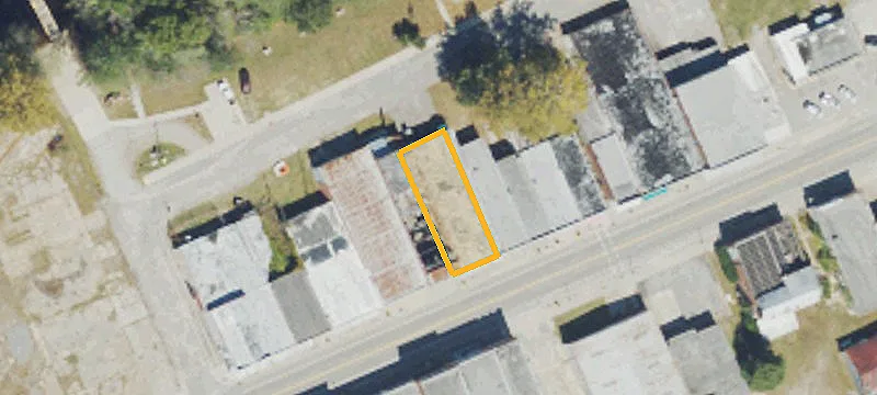 1136 Main St