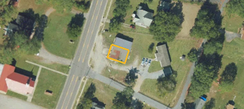 933 Main St