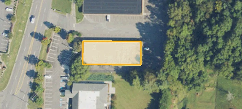 933 Old Rockford St