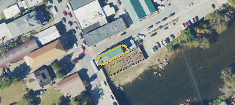 90 Everett St