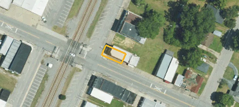 100 Railroad St