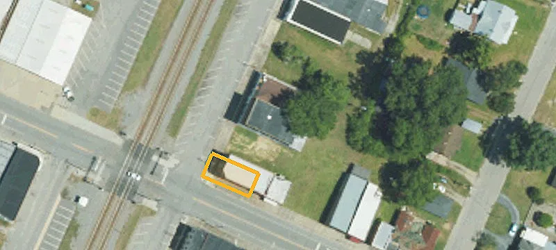 105 Railroad St