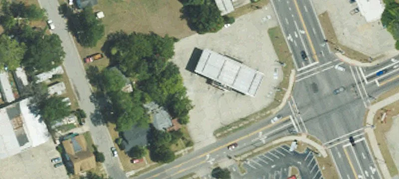 605 Herring NE Ave