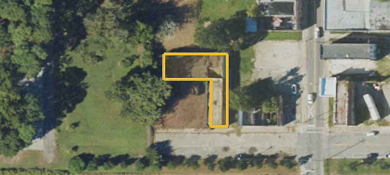 118 Railroad Ave