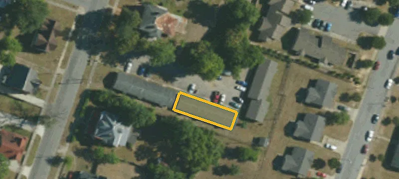 402 William St