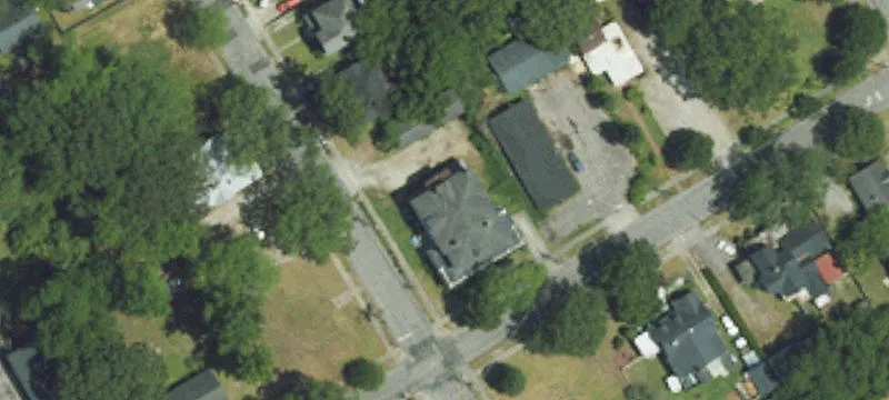 206 Park W Ave