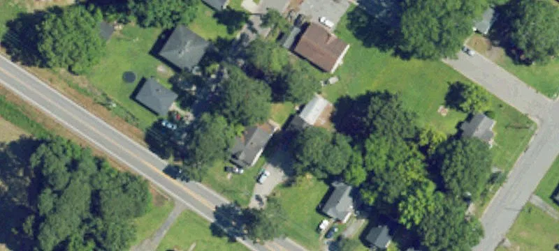305 Memorial E Dr