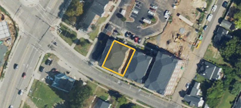 1207 Main St