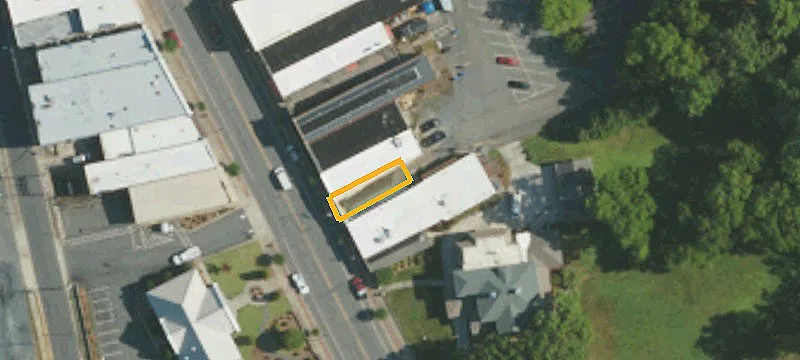 320 Main St