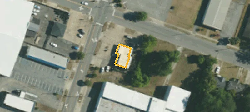 512 William St