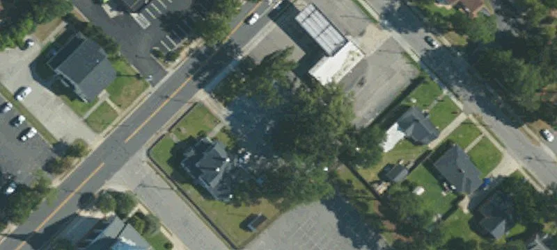 502 College St
