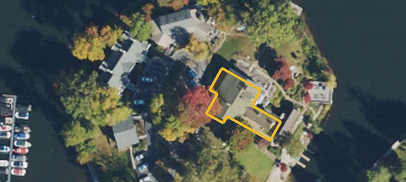 220 Greystone Ln