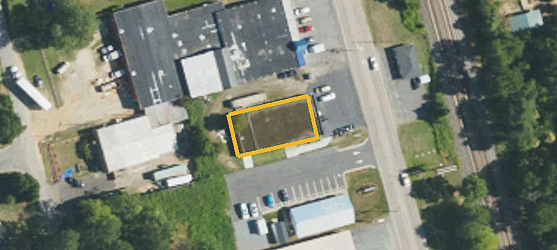 1220 Main St