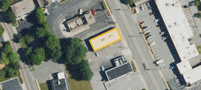 1613 Main St
