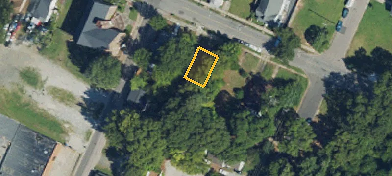 1304 Main St