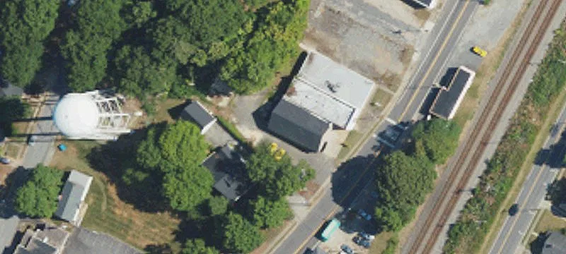 911 Main St