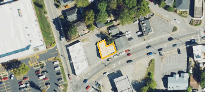 647 Haywood Rd