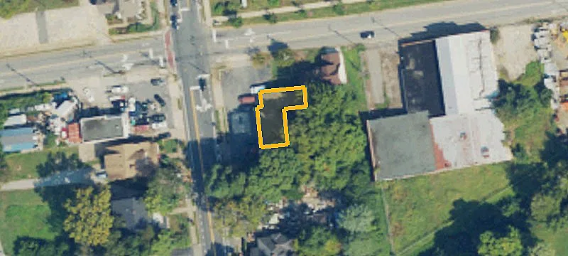 2101 Main St