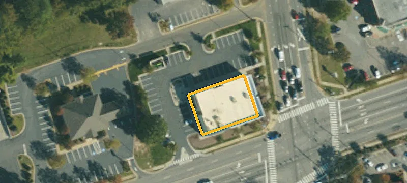 1385 Main St