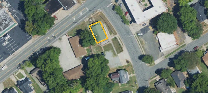 906 Main St
