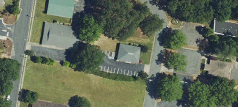 1635 Memorial Dr