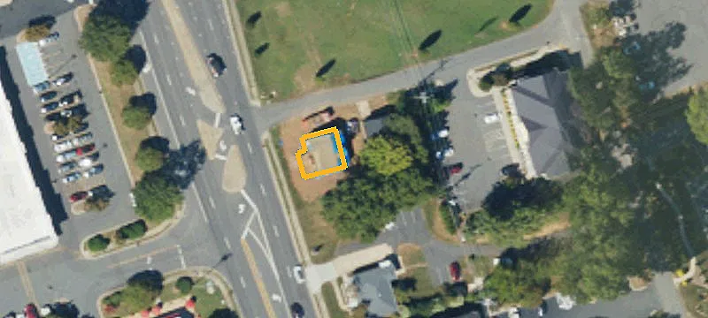 556 John St