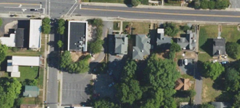 320 Main St