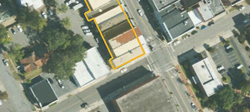400 Main St