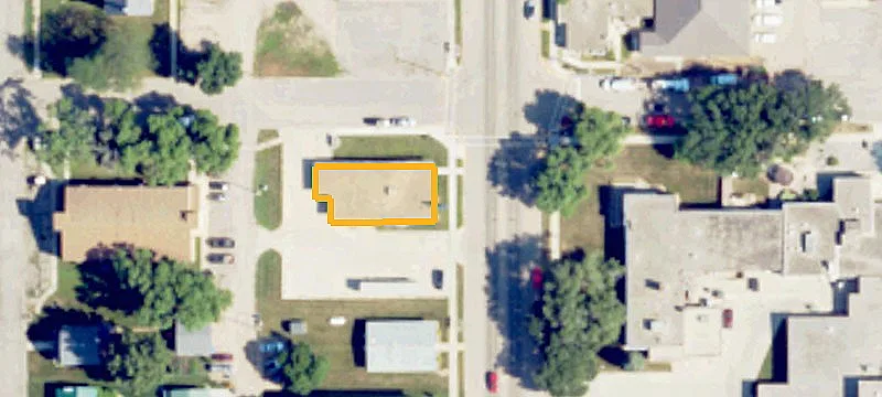 906 Main St