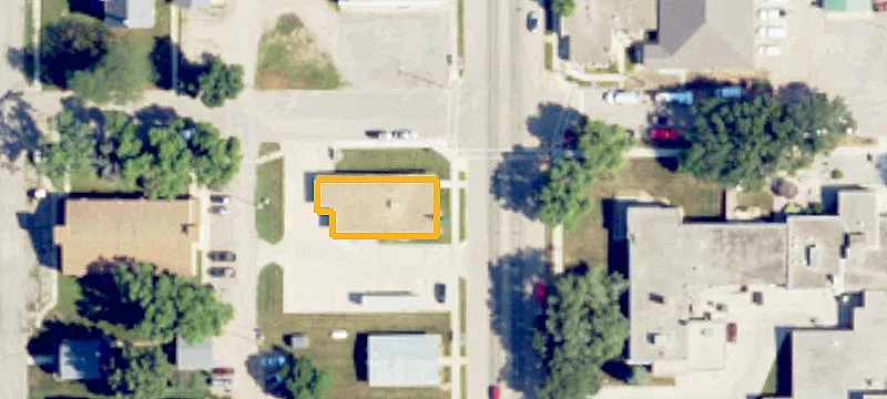 902 Main St