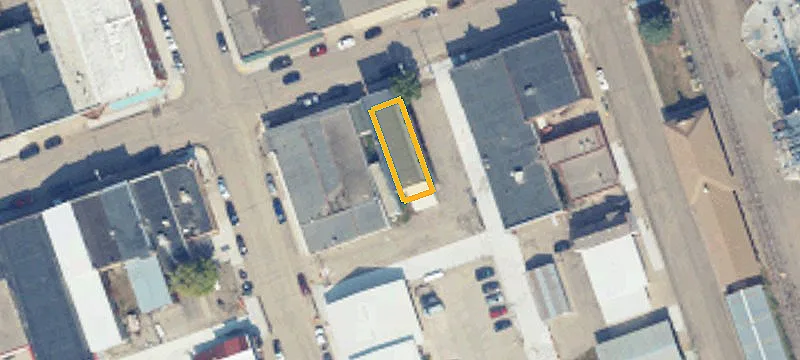 21 Main E St