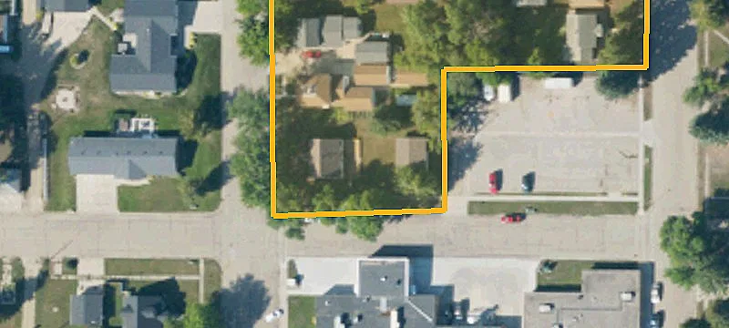 110 2nd S Ave