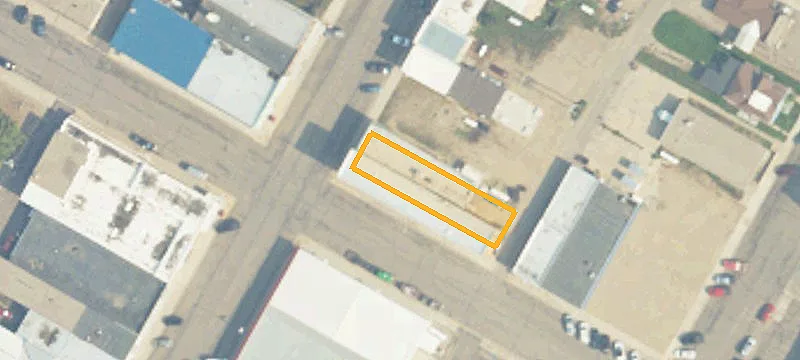 122 8th E St