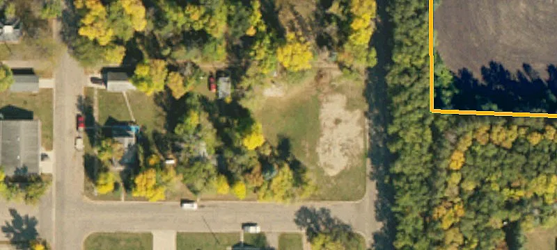 217 2nd E Ave