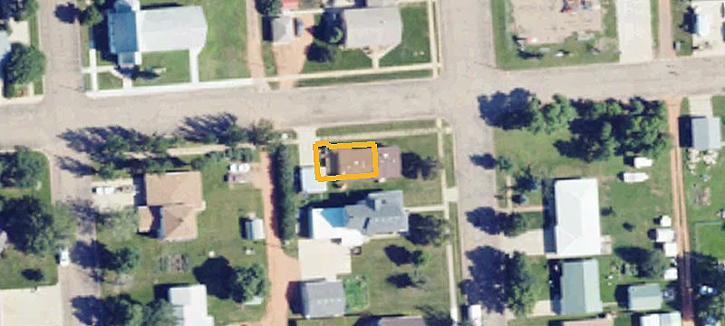 301 2nd St