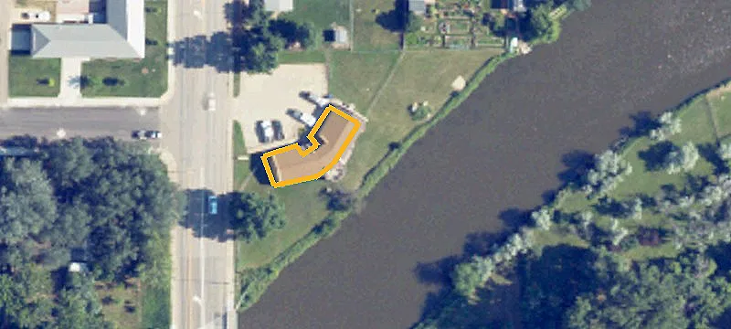 435 Main Ave