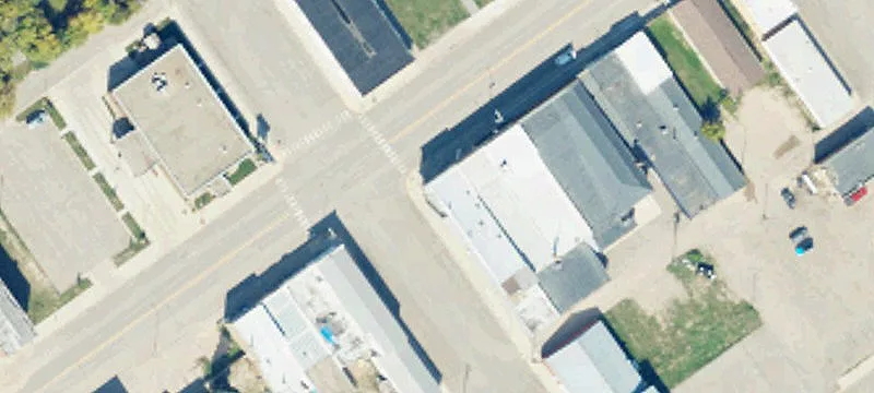 114 Main E Ave
