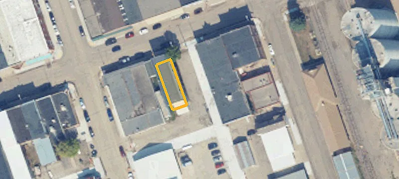 37 Main E St