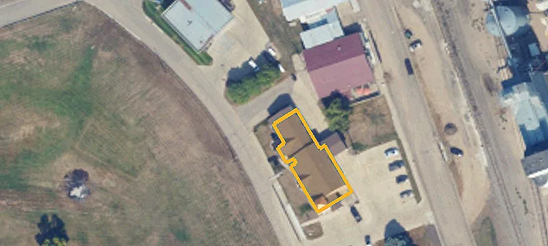 136 Ctr S Ave