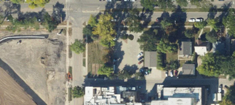 2421 University Ave
