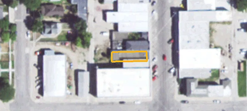 1326 Ctr Ave
