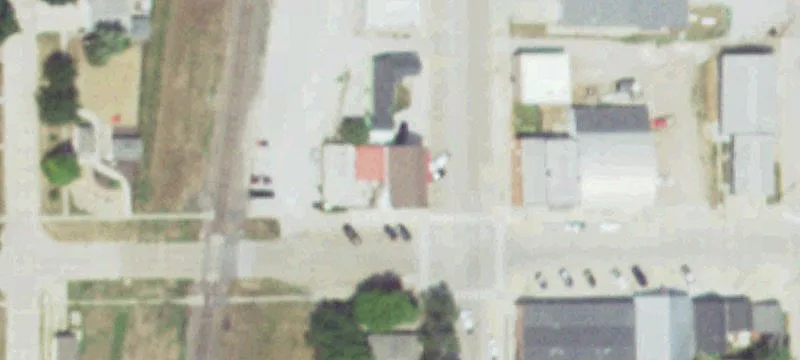 411 2nd St